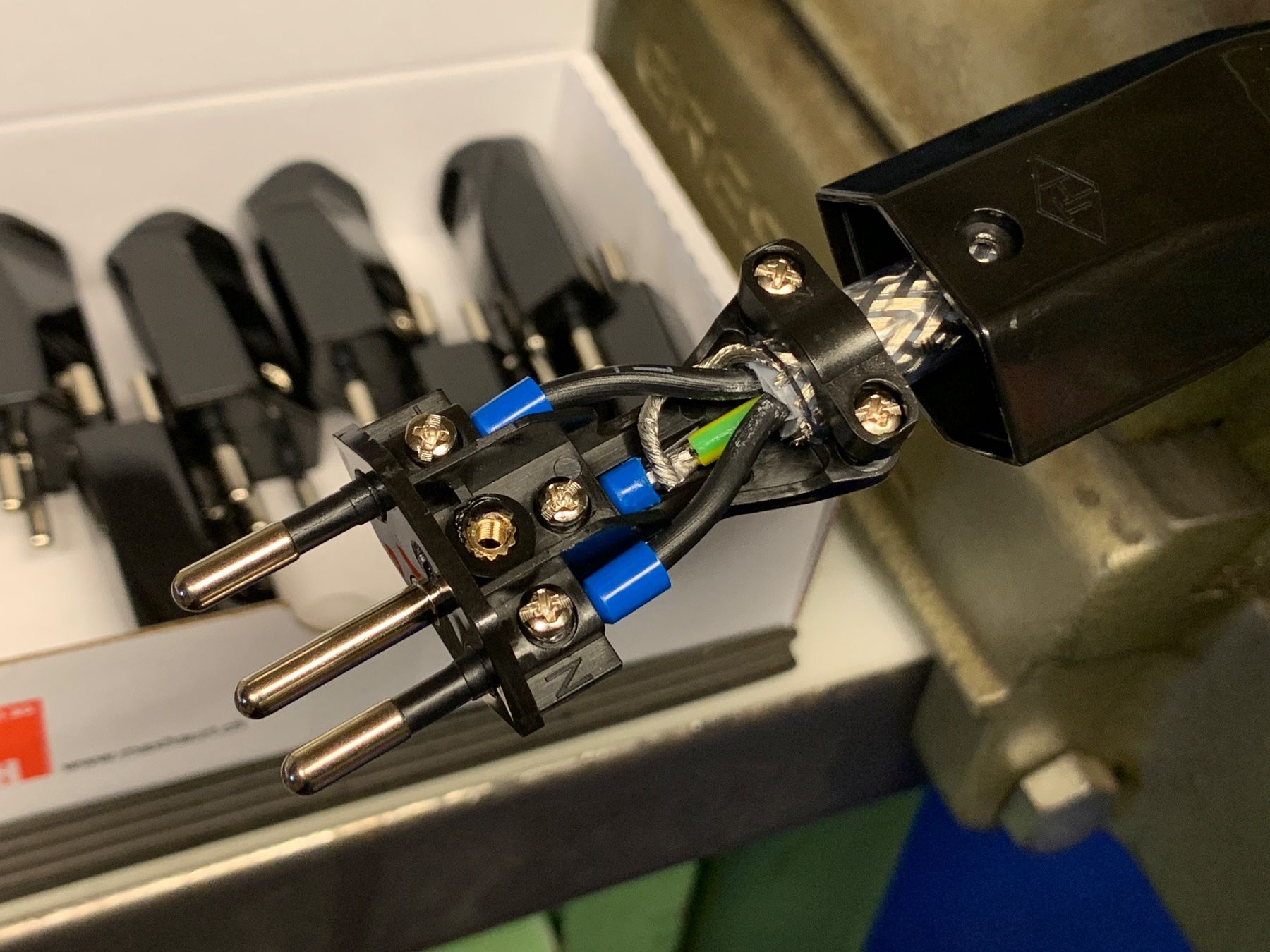 Câbles: Highend Netzkabel mit Schirm – Neuf (Voir description) à Rosshäusern par HighendSolutions 4