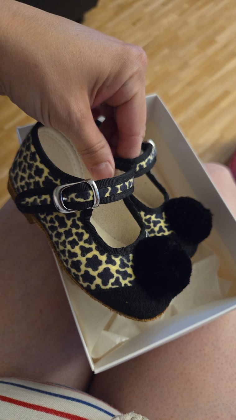 Tiger Swiss Schuhe für Mädchen: Tiger Finkli – Neu (gemäss Beschreibung) aus Zug von gro_qnp5