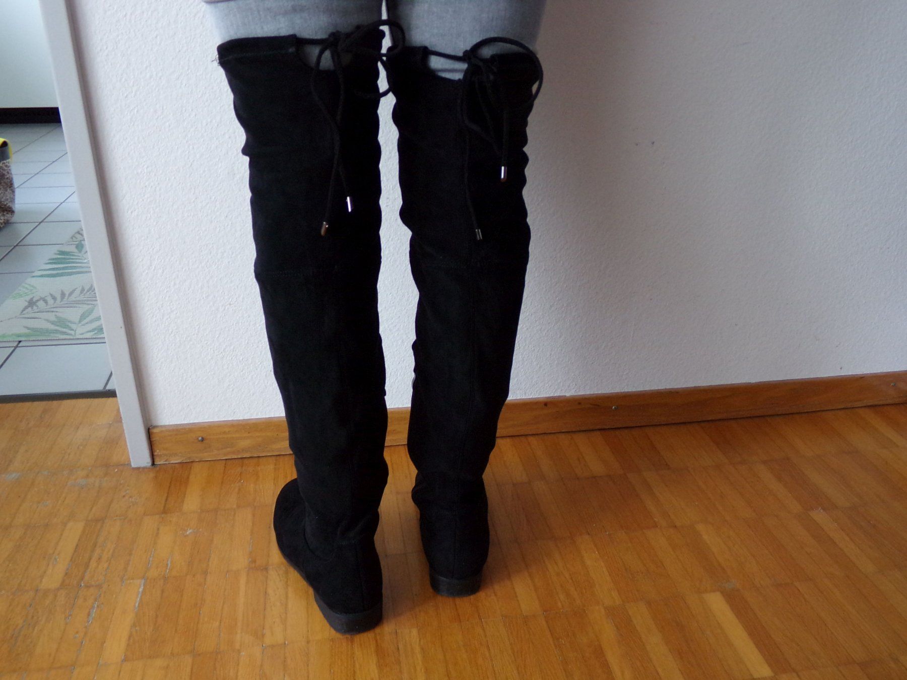 Scarpe da donna: Stiefel schwarz Overknee  Gr. 40 – Usato da Winterthur venduto da Jessi_di 2