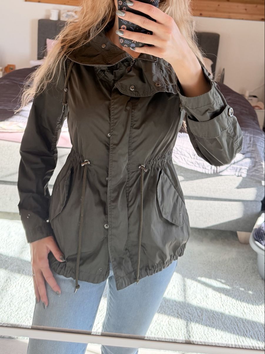 Moncler Giacche: Moncler Wind/Regenjacke gr 2 – Usato da Zetzwil venduto da April99