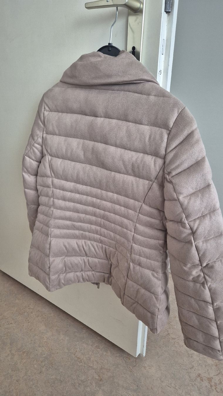 Jacken: Zebra Steppjacke beige s – Gebraucht aus Bülach von Living_Art 1