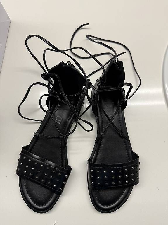 Damenschuhe: Sandalen Schwarz – Gebraucht aus Herisau von nik_vb25