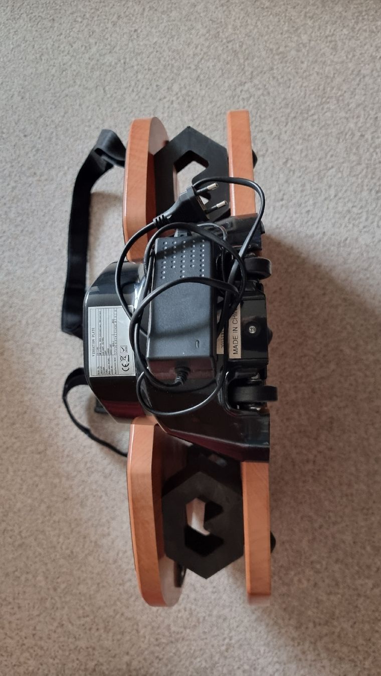 Hometrainer: Vibrationsplatte VP-1000, Top Zustand – Gebraucht aus Lostorf von eressea28 1