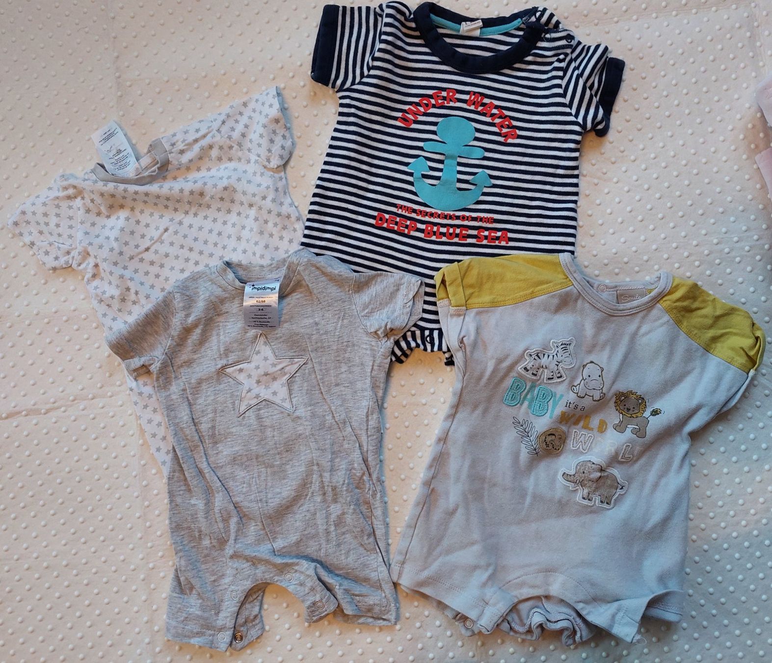 Lotti & Set di vestiti: 4 Kurzarm Bodys, Grösse 62/68 – Usato da Gysenstein venduto da joshuas81