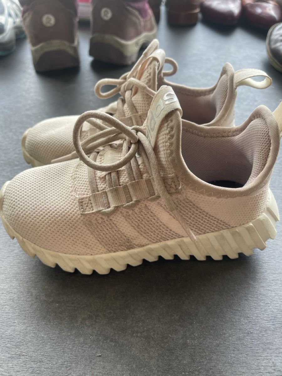 Adidas Scarpe per ragazzi: Adidas Turnschuhe- Gr 28.5 – Usato da Beckenried venduto da ciaran 1