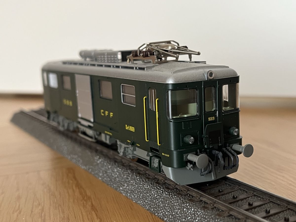 Roco Modellini di ferrovie: SBB De 4/4 Gepäcktriebwagen Roco AC digital – Usato da Basel venduto da Re620_11627