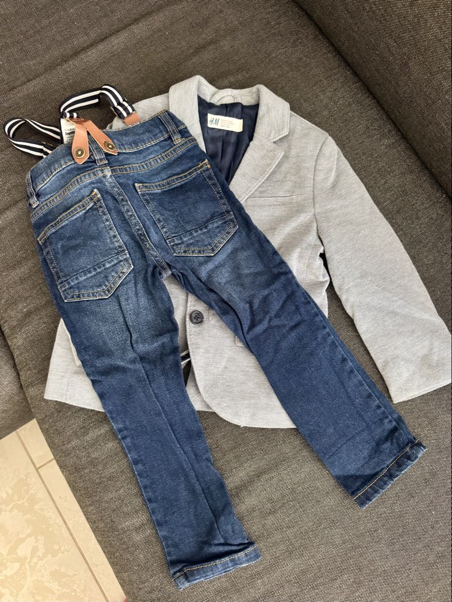 H&M Lotti & Set di vestiti: H&M Boys Grey Blazer and Blue Jeans – Usato da Bülach venduto da dan_7scp