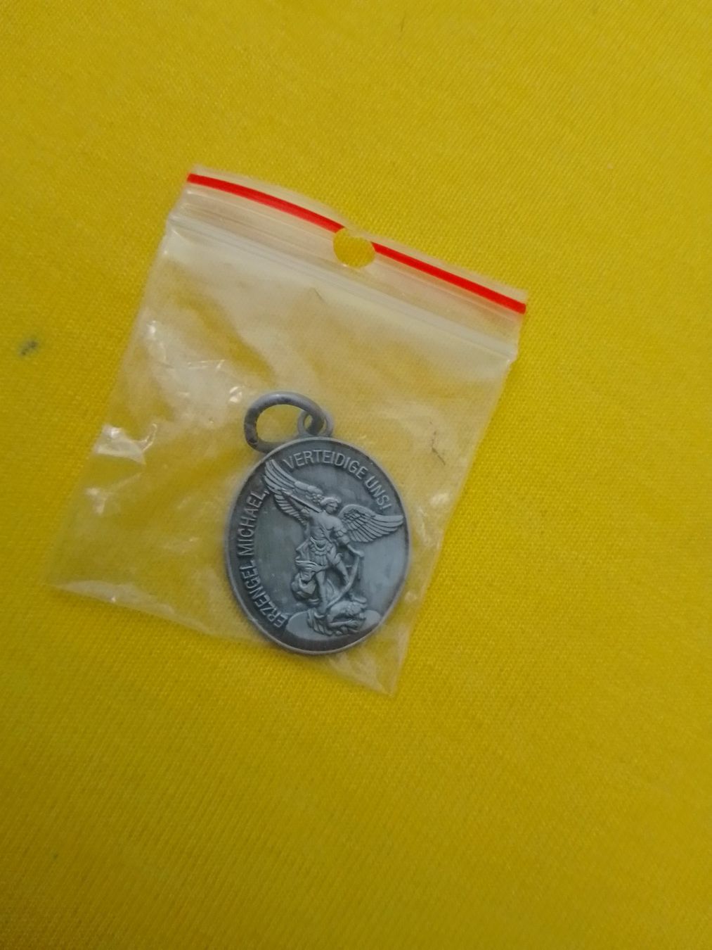 Pendentifs: Medaillon Erzengel Michael – Neuf avec emballage d'origine à Weinfelden par PaterPio1968