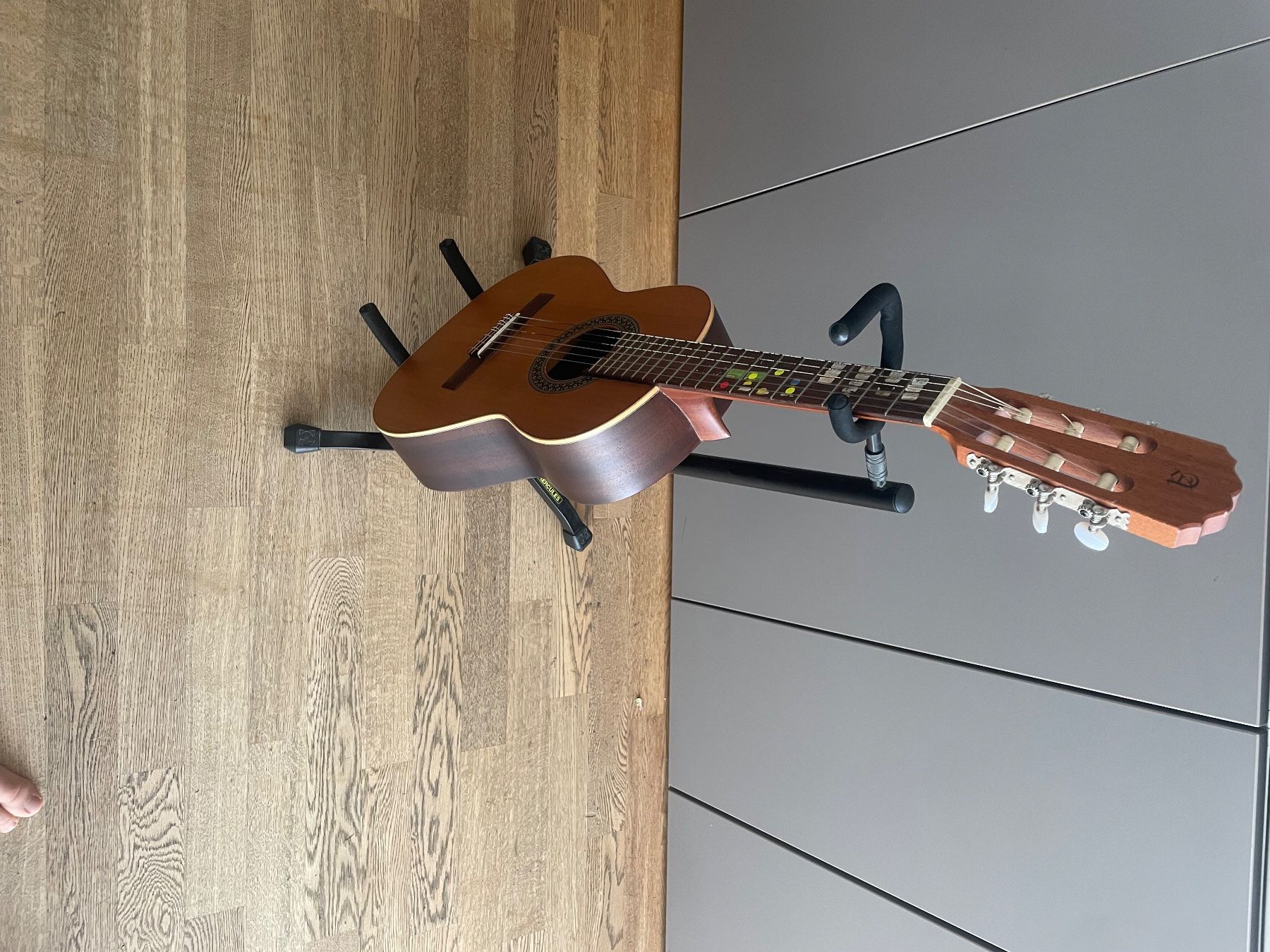 Instruments de musique: Kindergitarre mit Tasche und Ständer – D'occasion à Wangen b. Olten par Skywalker70 1