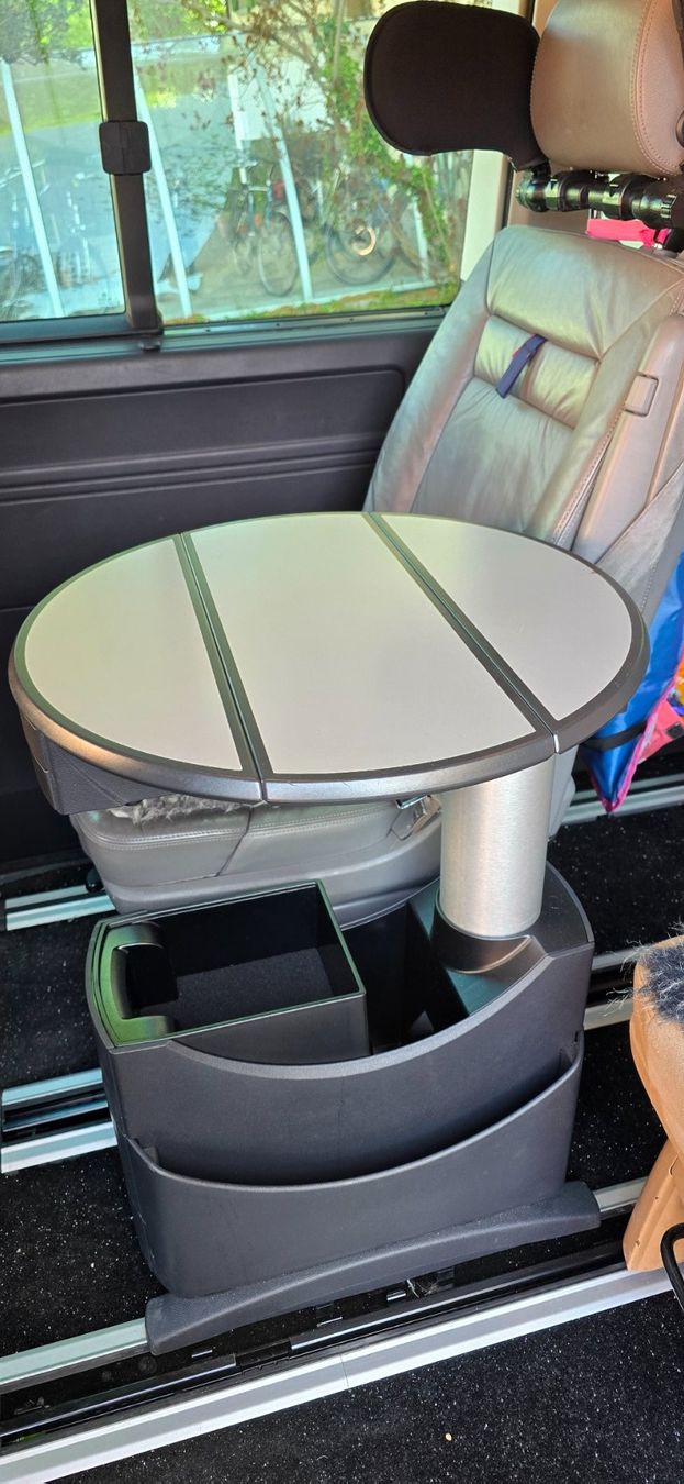 Volkswagen Toutes les pièces auto: VW Multivan Tisch – D'occasion à Thalwil par argun 1