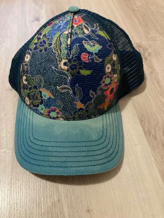 Hut Prana mit Blumenmuster