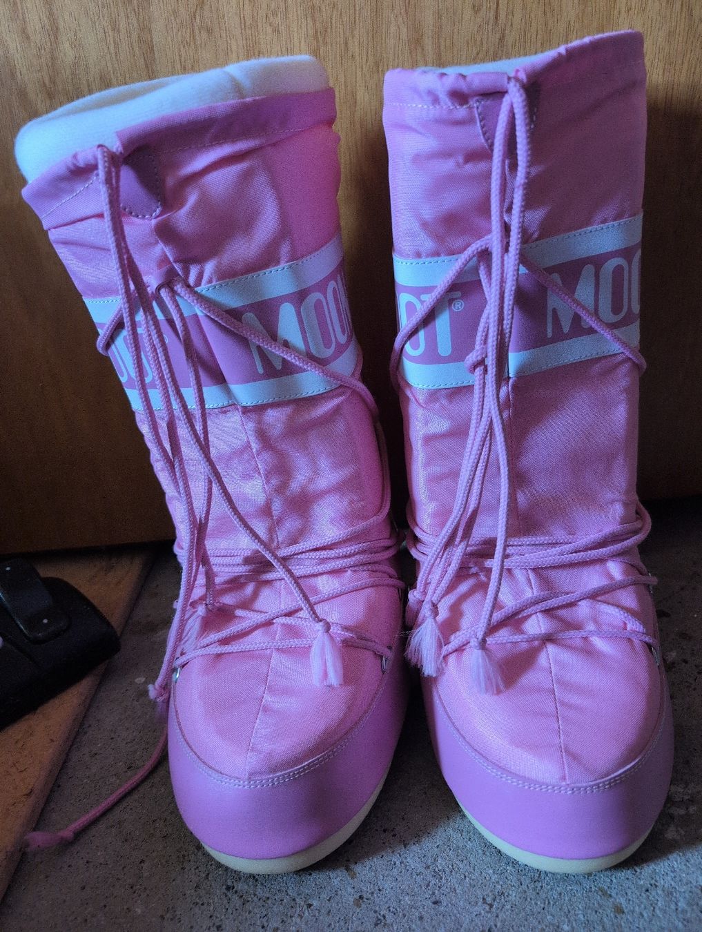 Moon Boot Scarpe da uomo: MoonBoots rosa Original unbenutzt – Nuovo (secondo la descrizione) da Rueyres-les-Prés venduto da ram_7r52