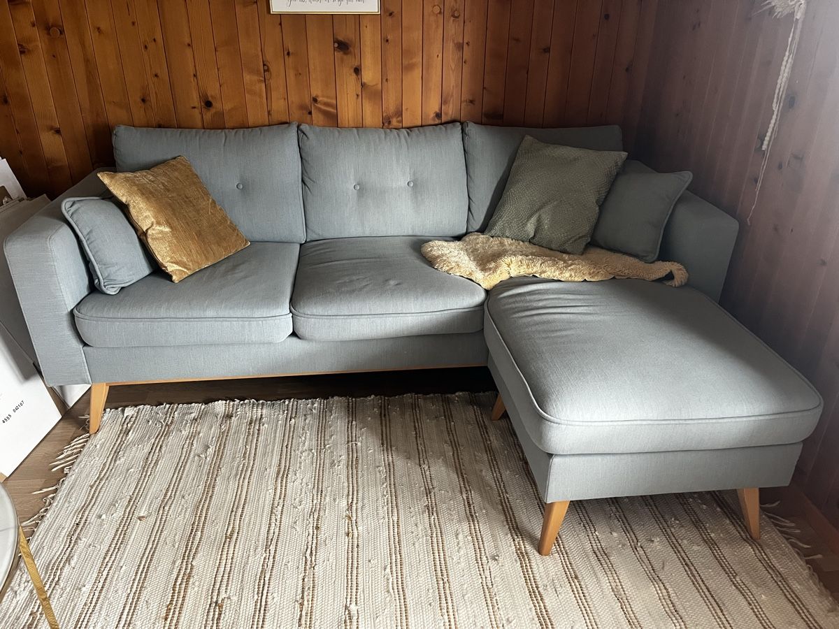 Sofas: Ecksofa hellblau 221x154cm guter Zustand – D'occasion à Gunten par tubatubak