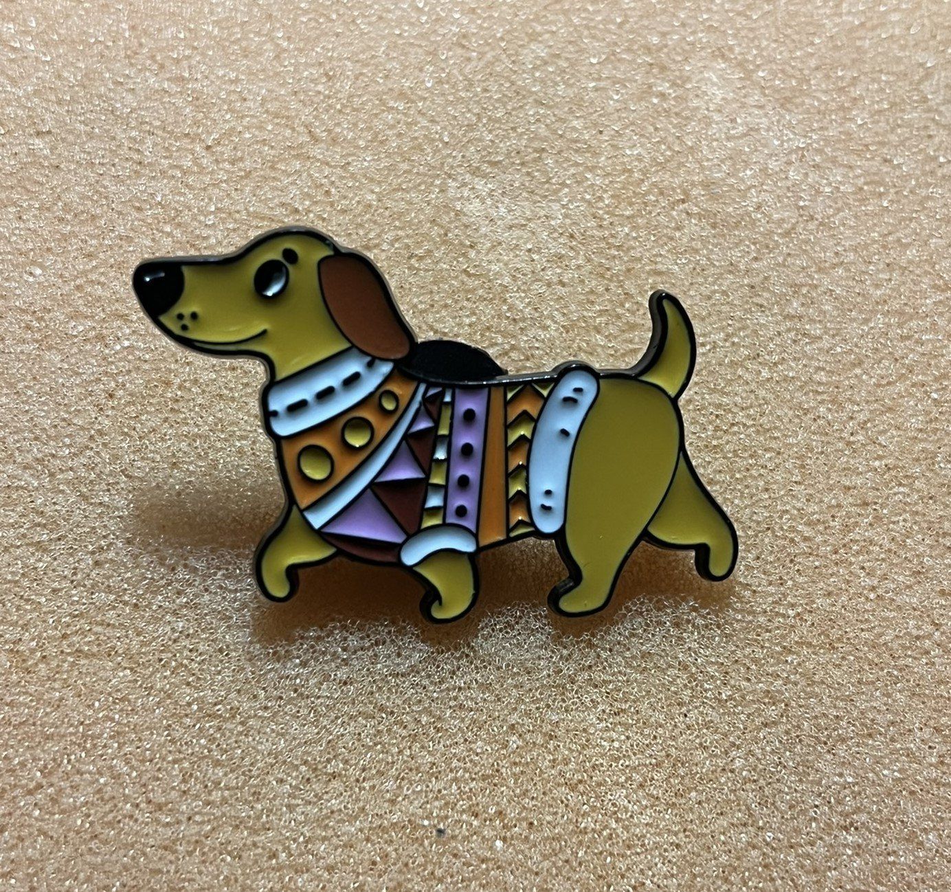 Placchette & Badge: Pin Süsser Dackel Anstecker neu – Usato da Basel venduto da adl_6y8g