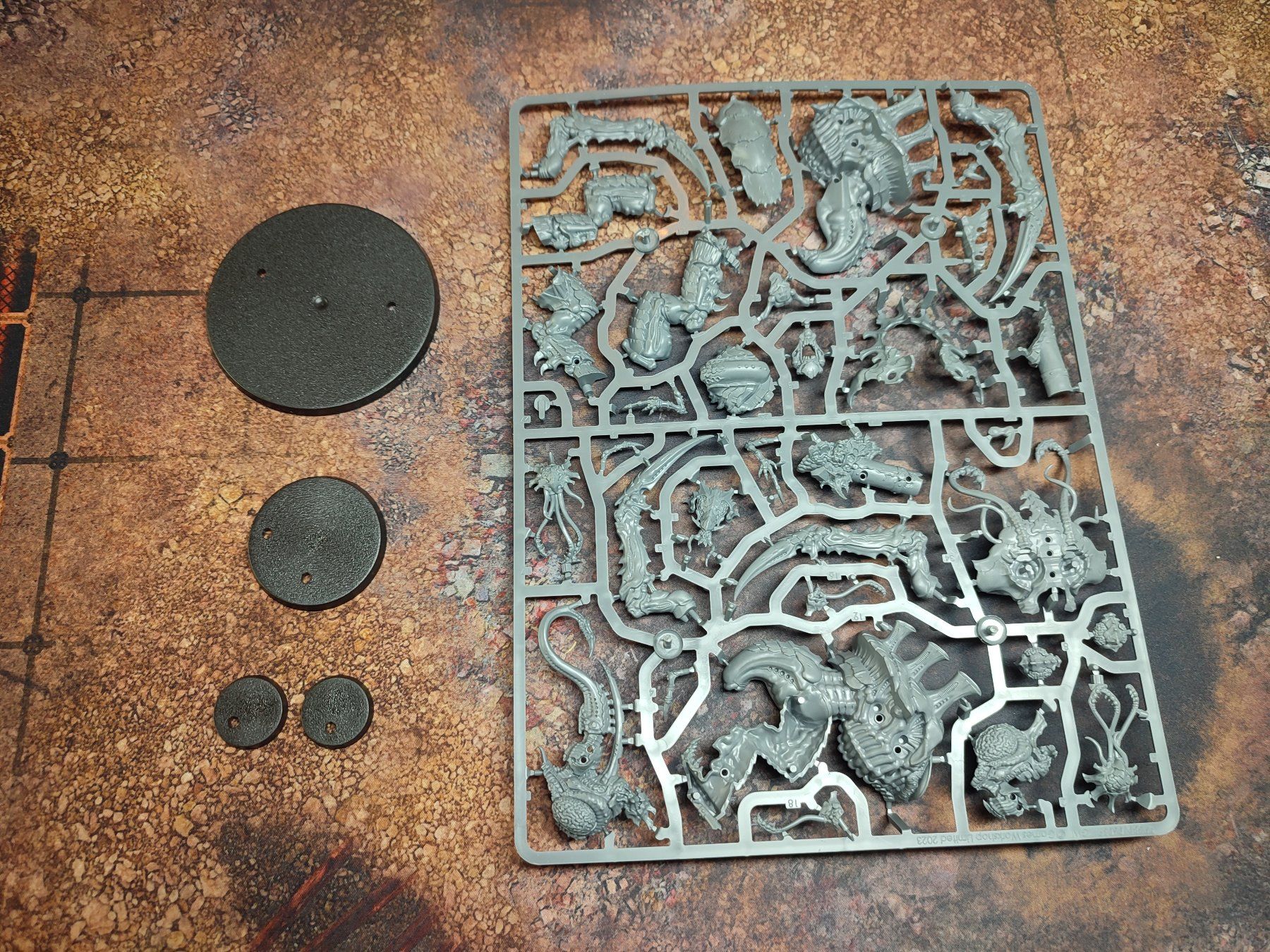Kits de montage: Warhammer 40k Tyranid Screamer Killer & Neurotyrant – D'occasion à Bern par san_22kx 1