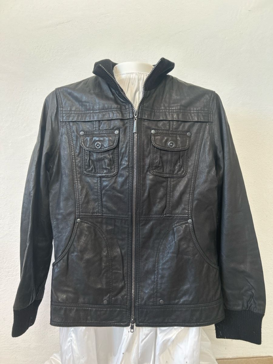 Cecil Giacche: Cecil Lederjacke, Gr. M, Schwarz, echtes Leder – Usato da Röschenz venduto da c_k_wj8r