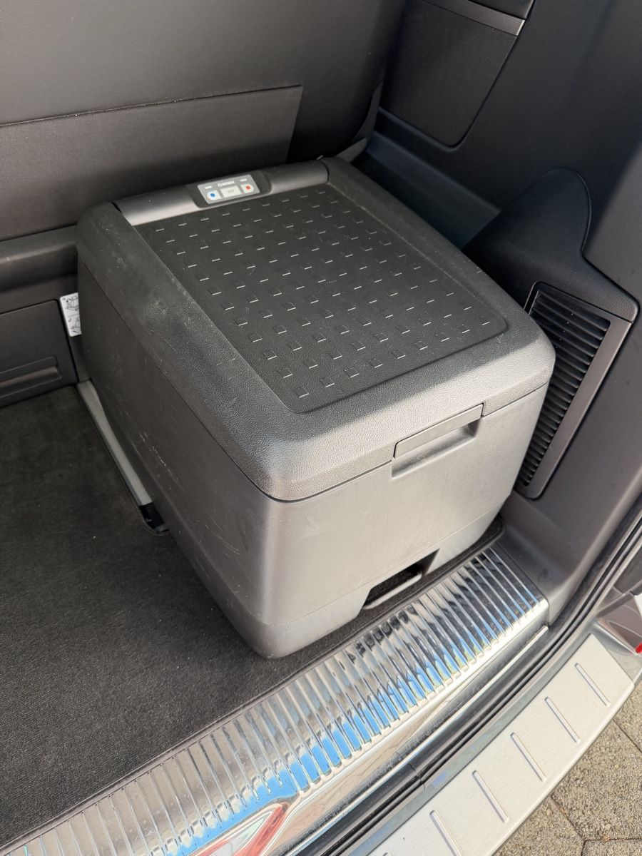 Kühlschränke & Kühlen: Original Volkswagen Kühl- und Warmhaltebox – Gebraucht aus Grenchen von Ps04