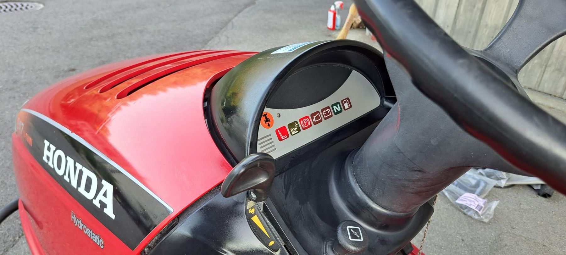 Honda Traktoren: Honda Rasentraktor 2417 V-Twin Hydrostatic – Gebraucht aus Sennhof von bes_nm2j 1