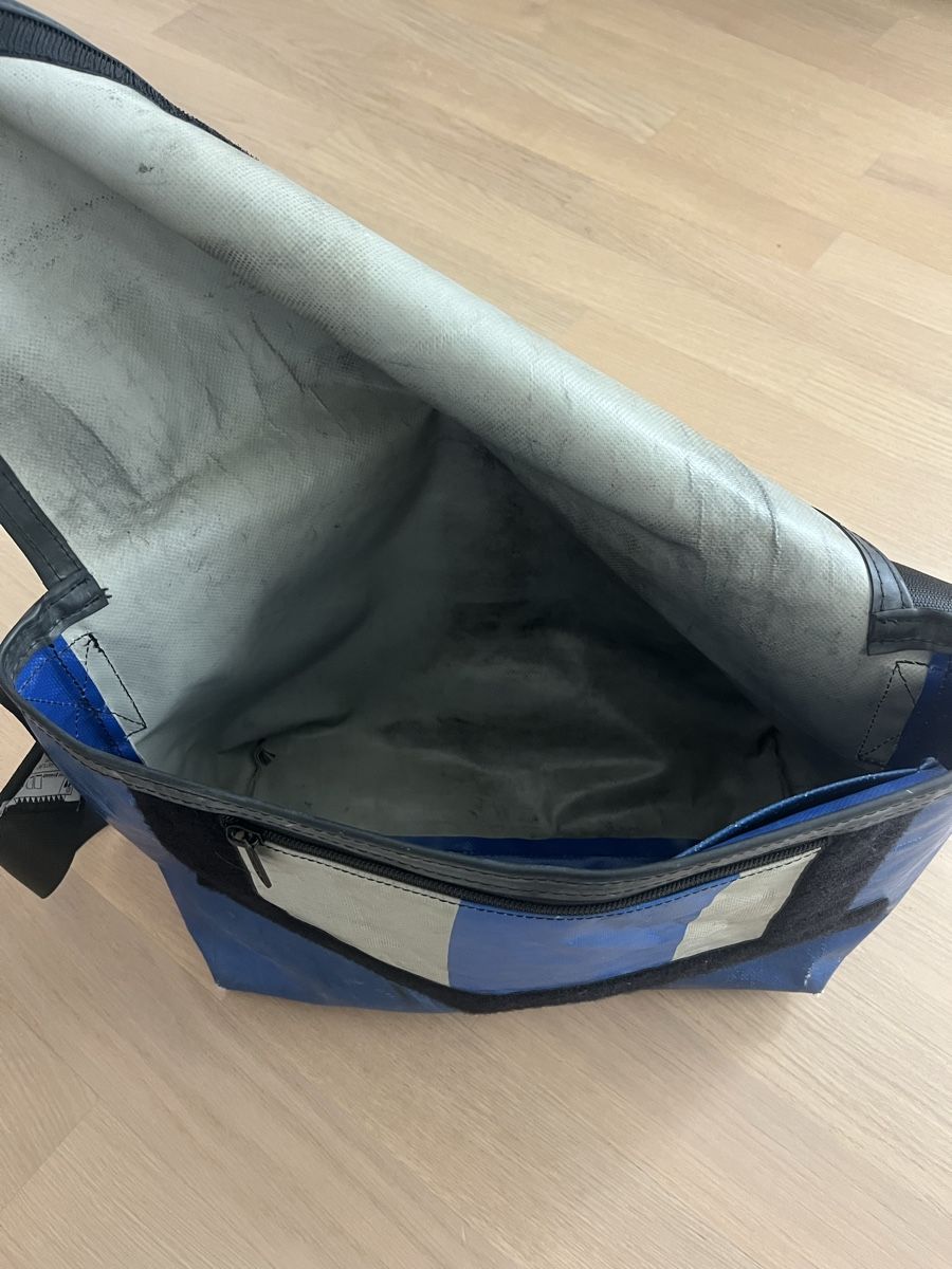 Freitag Borse: Freitag Tasche Blau-Weiss Gross – Usato da Meilen venduto da jes_c25c 6