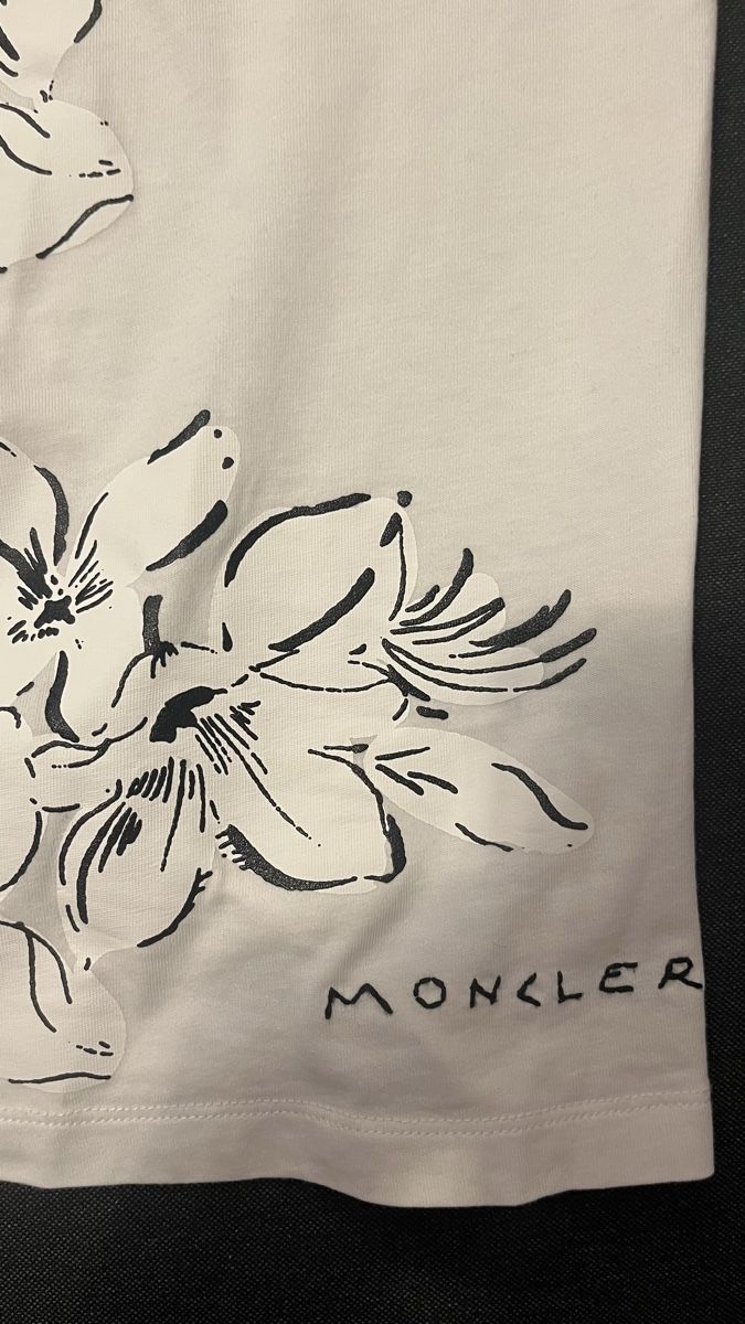 Moncler T-shirt: Moncler t-Shirt – Nuovo (secondo la descrizione) da Baden venduto da Car_lio09 1