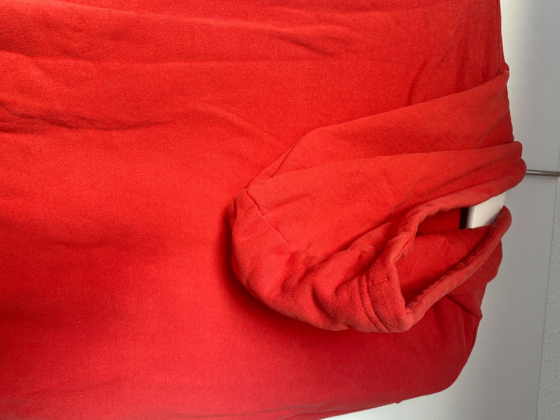 Maglioni & Felpe: Roter Ellesse Kapuzenpullover, Top Zustand, Grösse M – Usato da Lyss venduto da gab_2klg 2