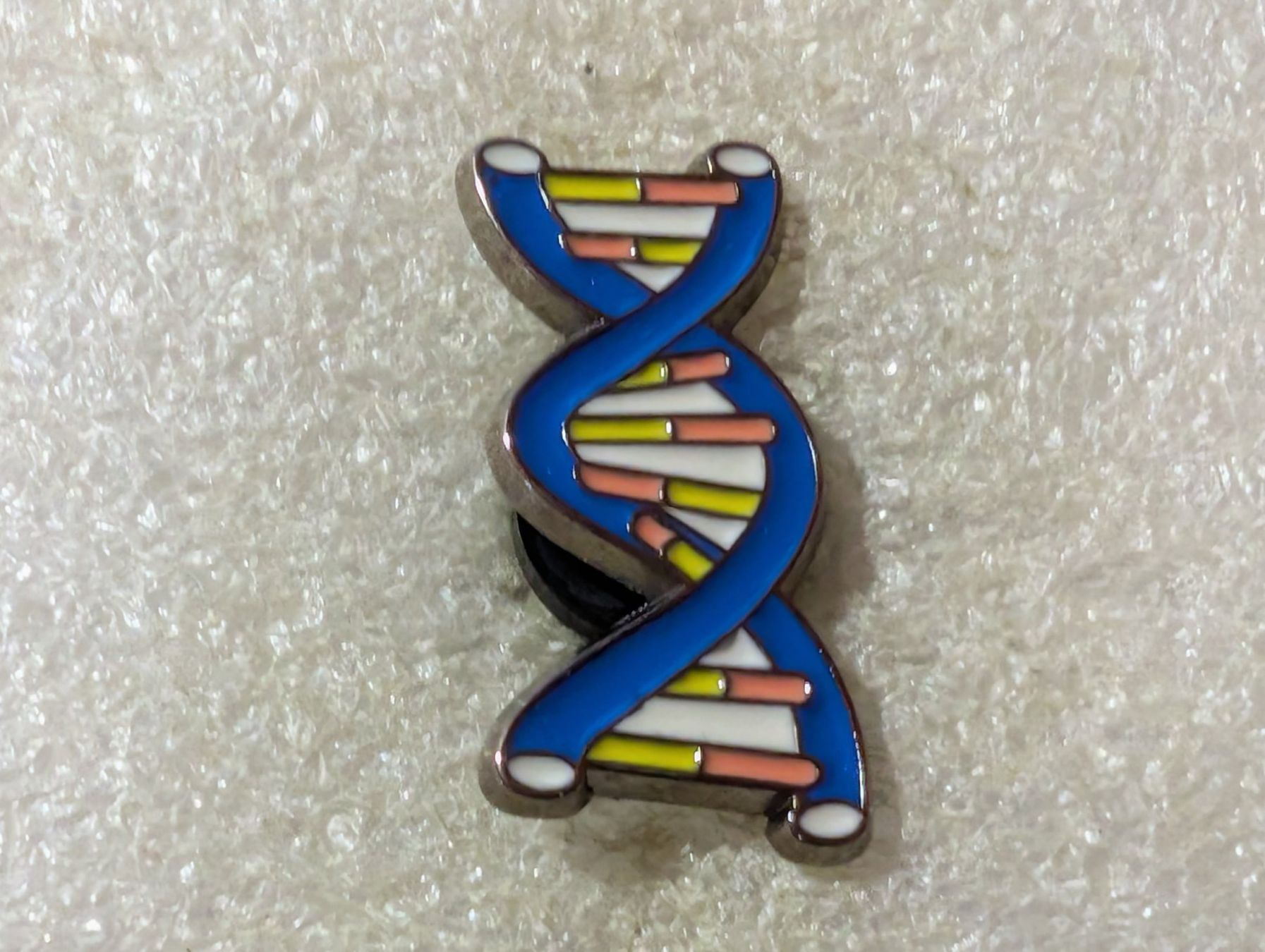 Plaketten & Abzeichen: Ansteckpin 173: DNA DNS – Gebraucht aus Oppligen von Pin-Fall-Shop