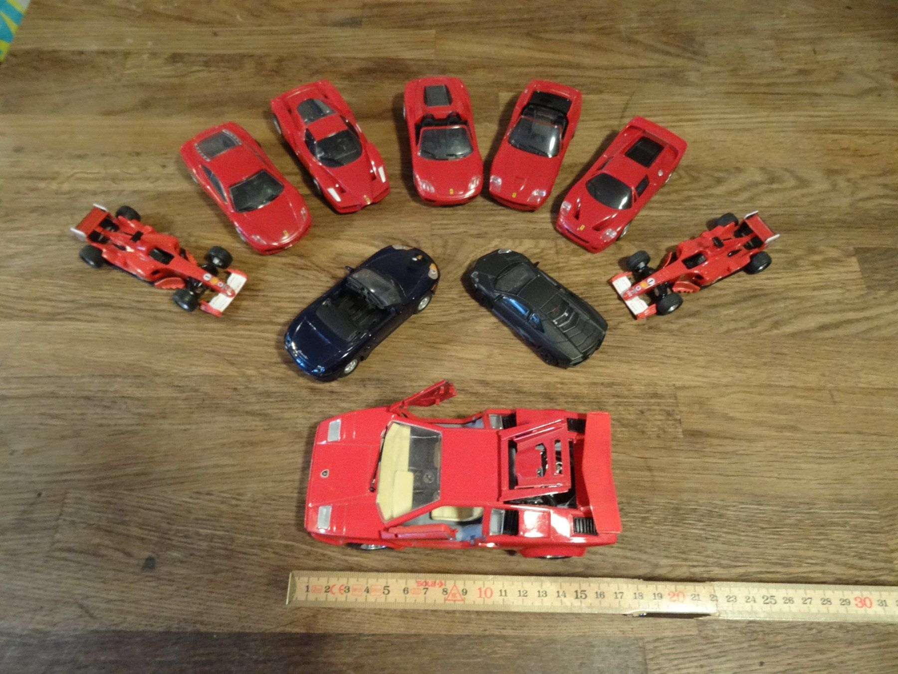 Modellini d'auto: Modellautos Ferrari Lamborghini – Usato da Allschwil venduto da Summelsarium