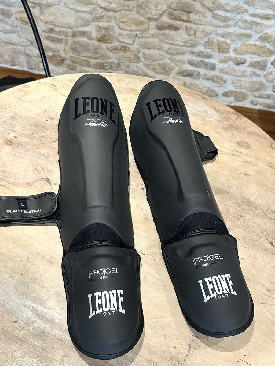 Schutz & Schoner: Protège tibia boxe thaï Leone L – Gebraucht aus Corcelles NE von alebale82