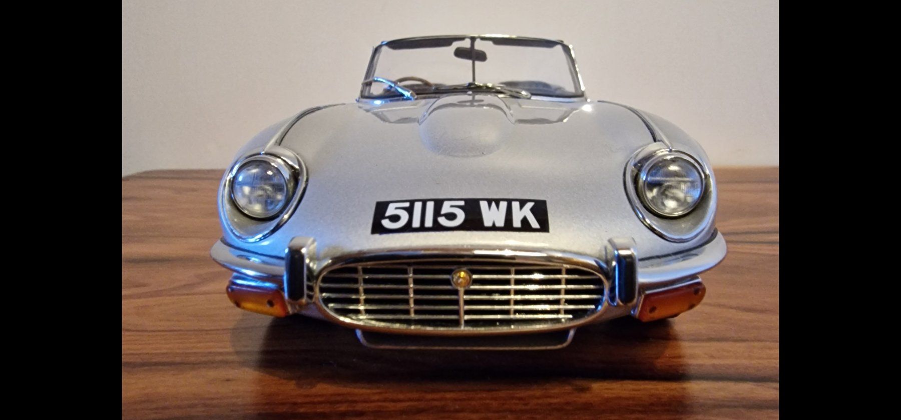 Autoart Modellautos: Autoart 1:18 Jaguar e-type silber – Gebraucht aus Rüti b. Büren von tempo50 2
