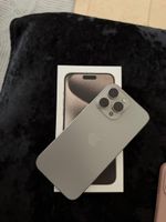 Iphone 15 pro max 256 GB Natural Titanium mit 5 Hüllen