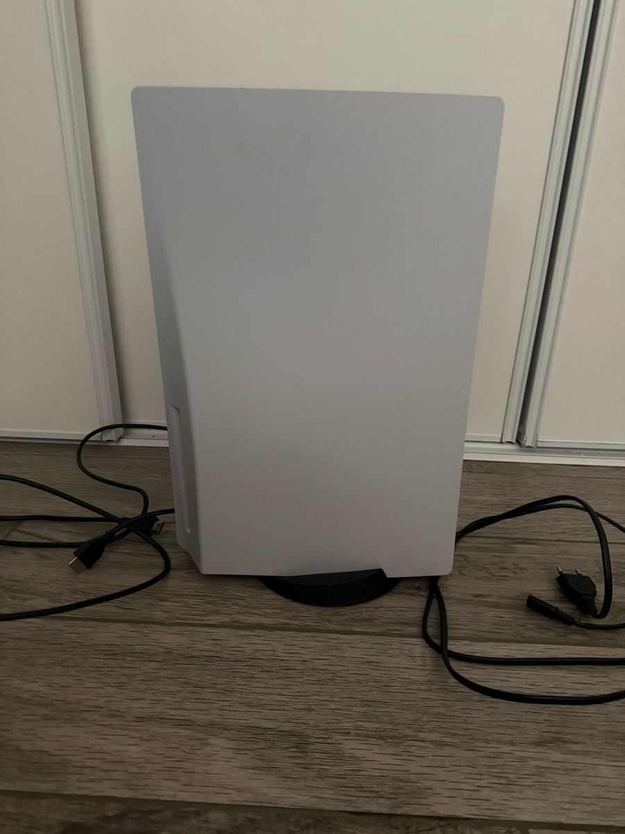 Sony Konsolen: Console PlayStation 5 avec accessoires et jeux – Gebraucht aus Tramelan von karakol8125 1