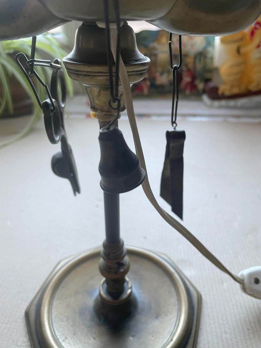 Lampade: Stehlampe auf Tisch – Usato da Pratteln venduto da 66werni 2