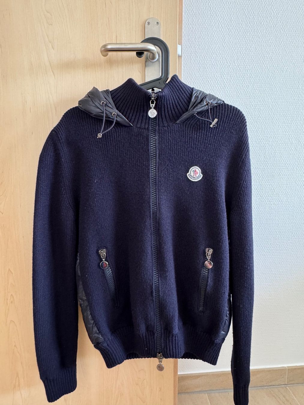Moncler Gilets: Veste Moncler Taille M – D'occasion à Châtel-St-Denis par Lou_Hock