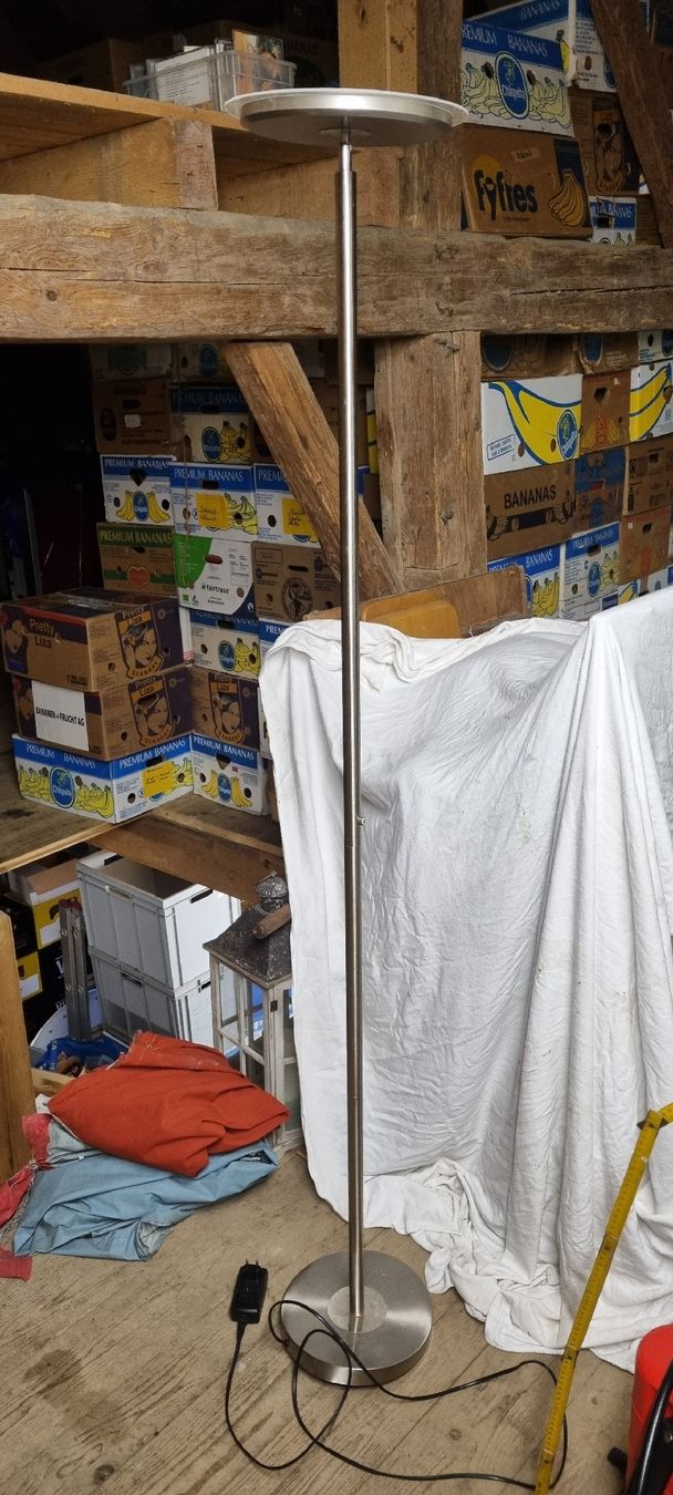 Lampade: grosse Stehlampe – Usato da Wädenswil venduto da weihpos