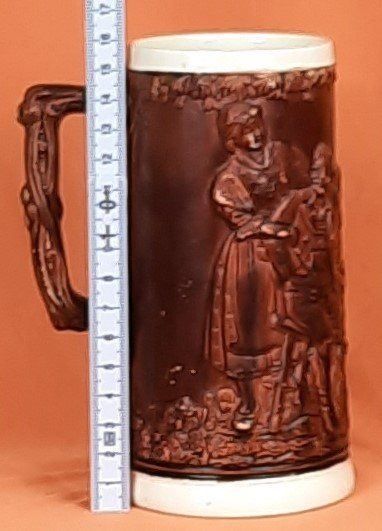 Bicchieri: Alte Bierkrüge Mit Geschnitzter Festfigu – Nuovo (secondo la descrizione) da Seuzach venduto da VT-Collections2 5