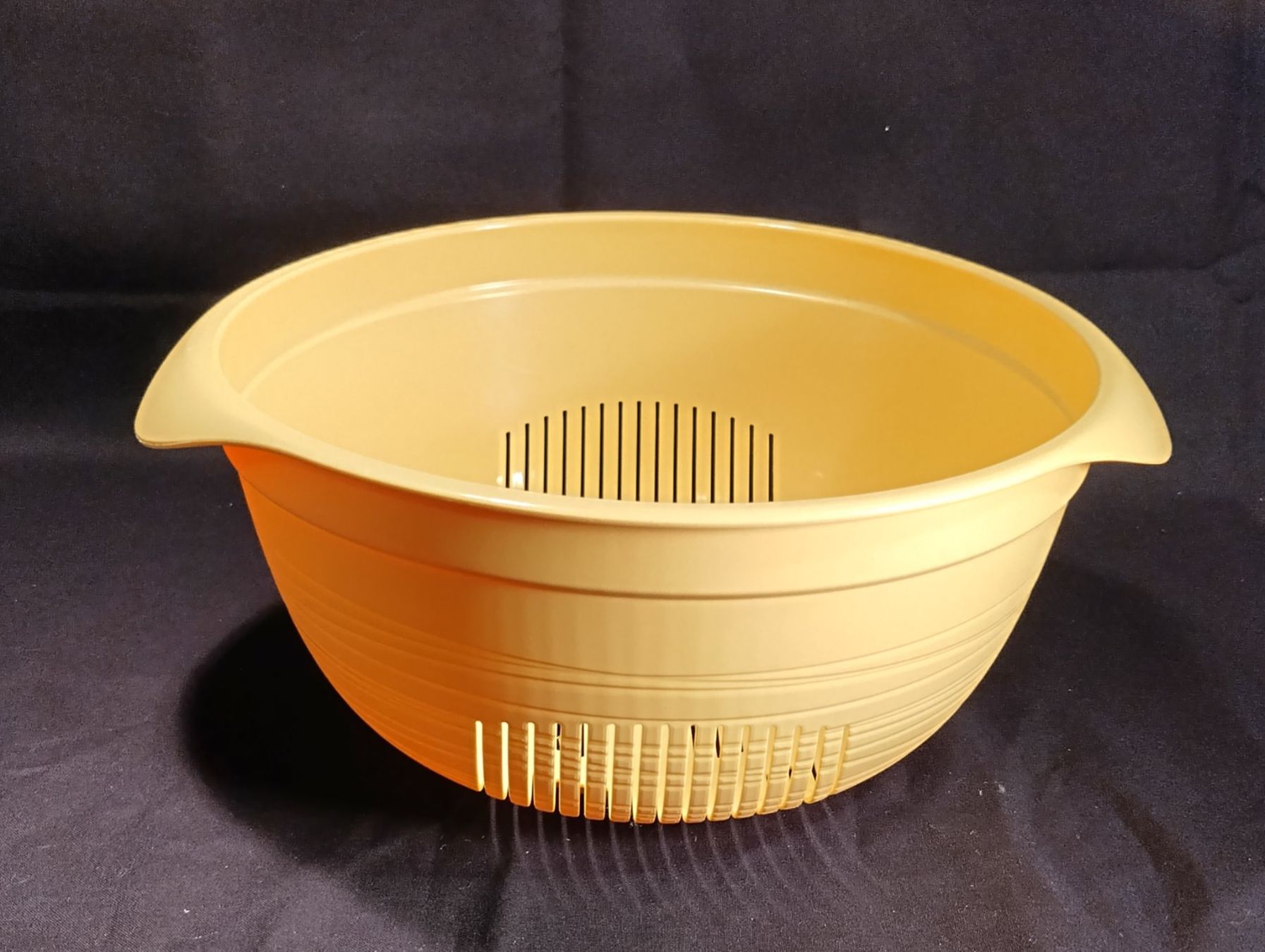 Tupperware Contenitori & Simili: Tupperware Sieb, gelb – Usato da Bellach venduto da JingleCherry