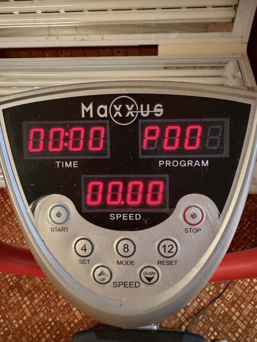 Maxxus Hometrainer: Maxxus Vibration Plate - gebraucht, einwandfreie Funktion – Usato da Oberriet SG venduto da MiBue94 2