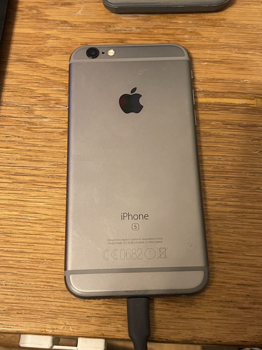 Apple Handys / Smartphones: iPhone 6s mit Hülle  – Gebraucht aus Zürich von Pitschi17 1