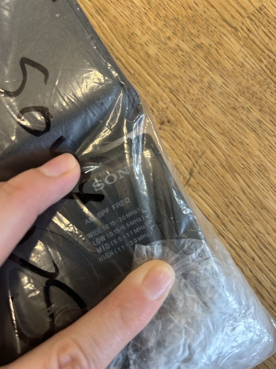 Sony Radio: Weltradio sony – Usato da Zürich venduto da BashasBrockenhaus 2