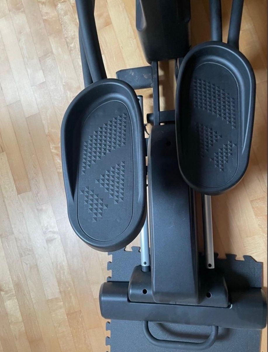 Sole Hometrainer: Sole E25 Ellipsentrainer - Top Zustand! – Nuovo (secondo la descrizione) da Adliswil venduto da dor_vj6c 3