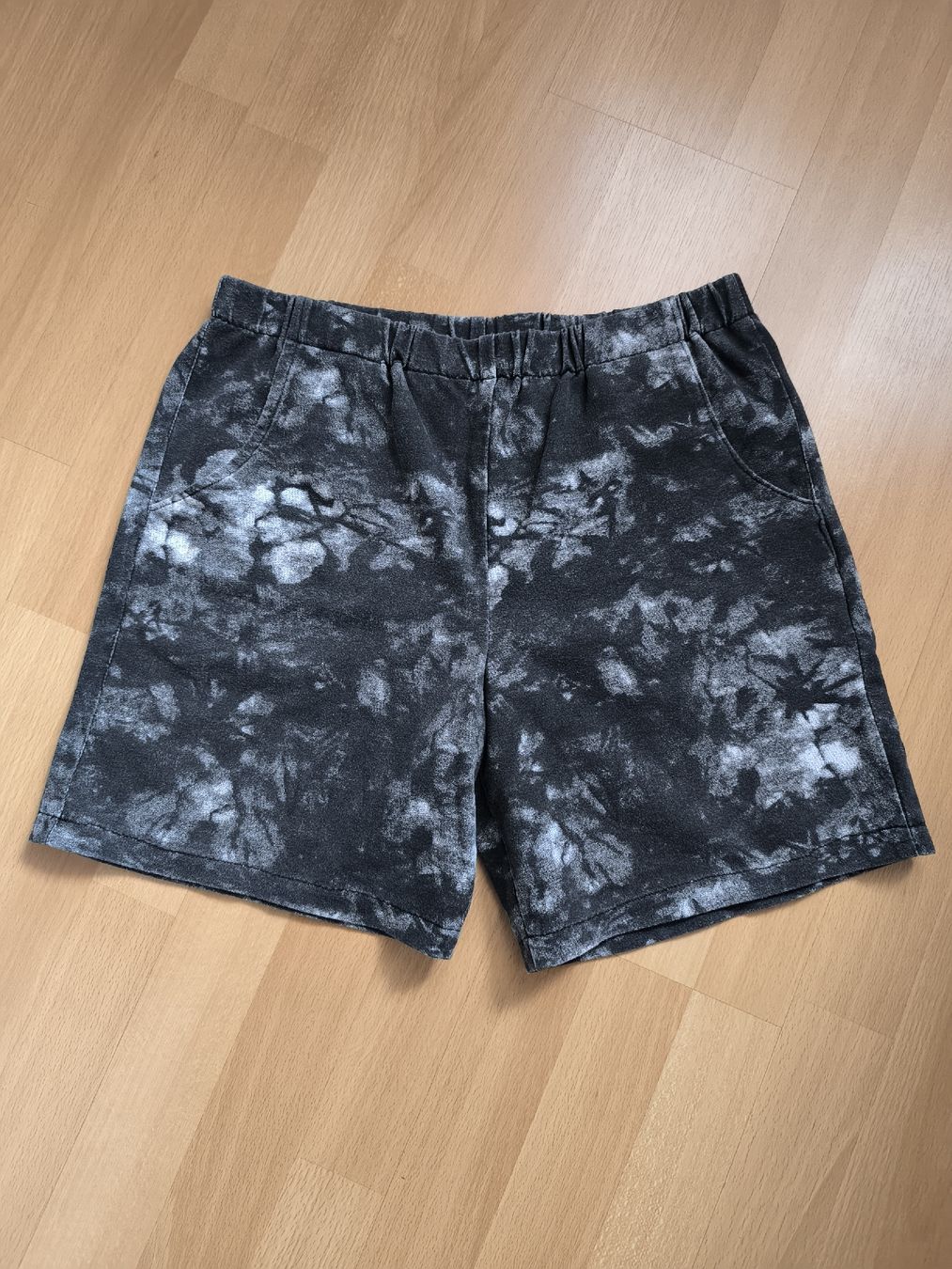 Lotti & Set di vestiti: 2 kurze Hosen Grösse S – Usato da Oberdiessbach venduto da Zwerg82 2