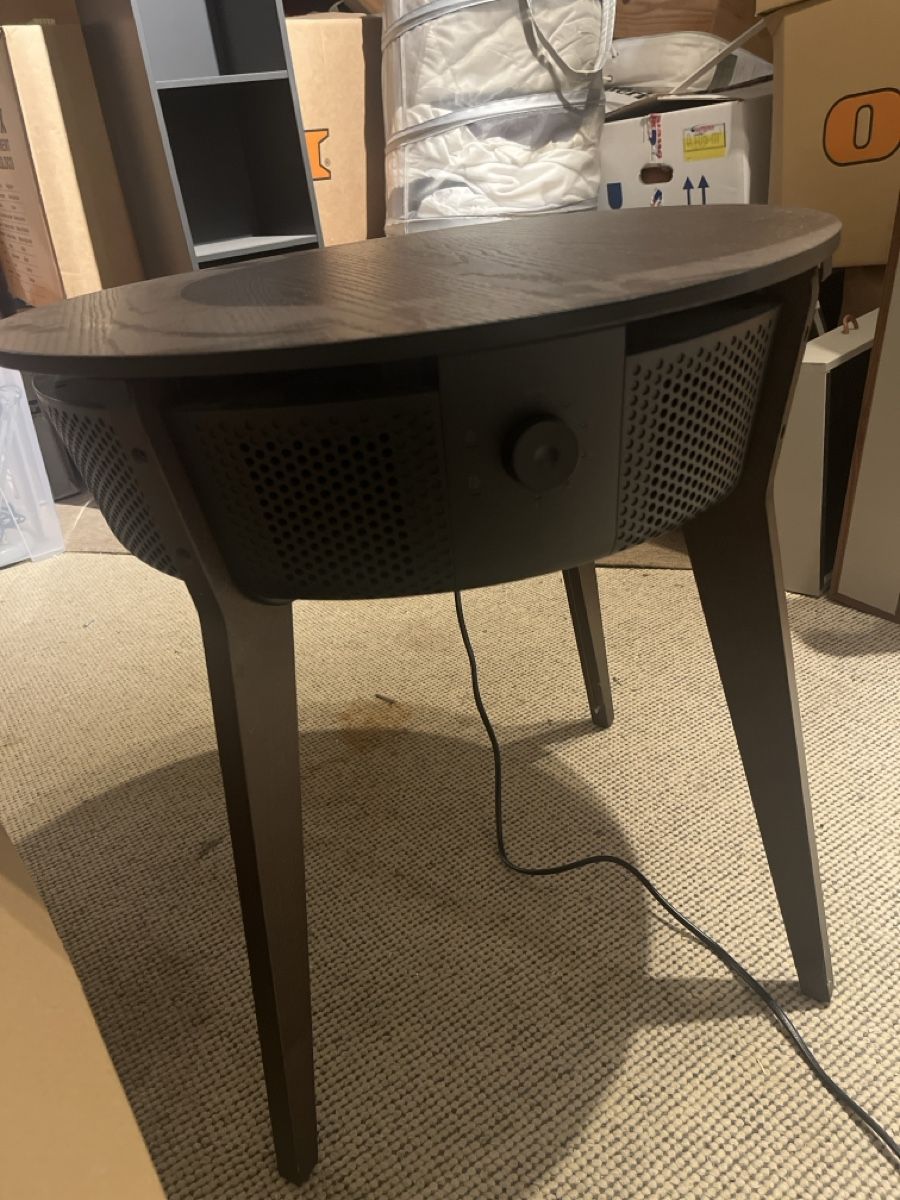 Tables: Beistelltisch, plus Luftreiniger – D'occasion à Binningen par rde_rnw9