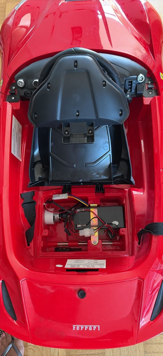 Veicoli per bambini: Auto Elettrica Ferrari Rossa - – Usato da St. Gallen venduto da car_n9s9 3