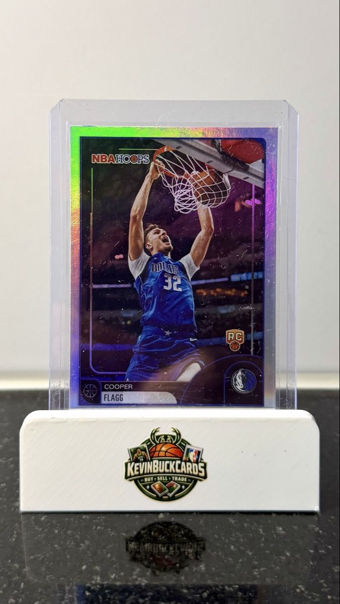 Topps Cartes à collectionner: 2025/26 Topps NBA Hoops Cooper Flagg Base – Neuf (Voir description) à Basel par Kevinbuckcards