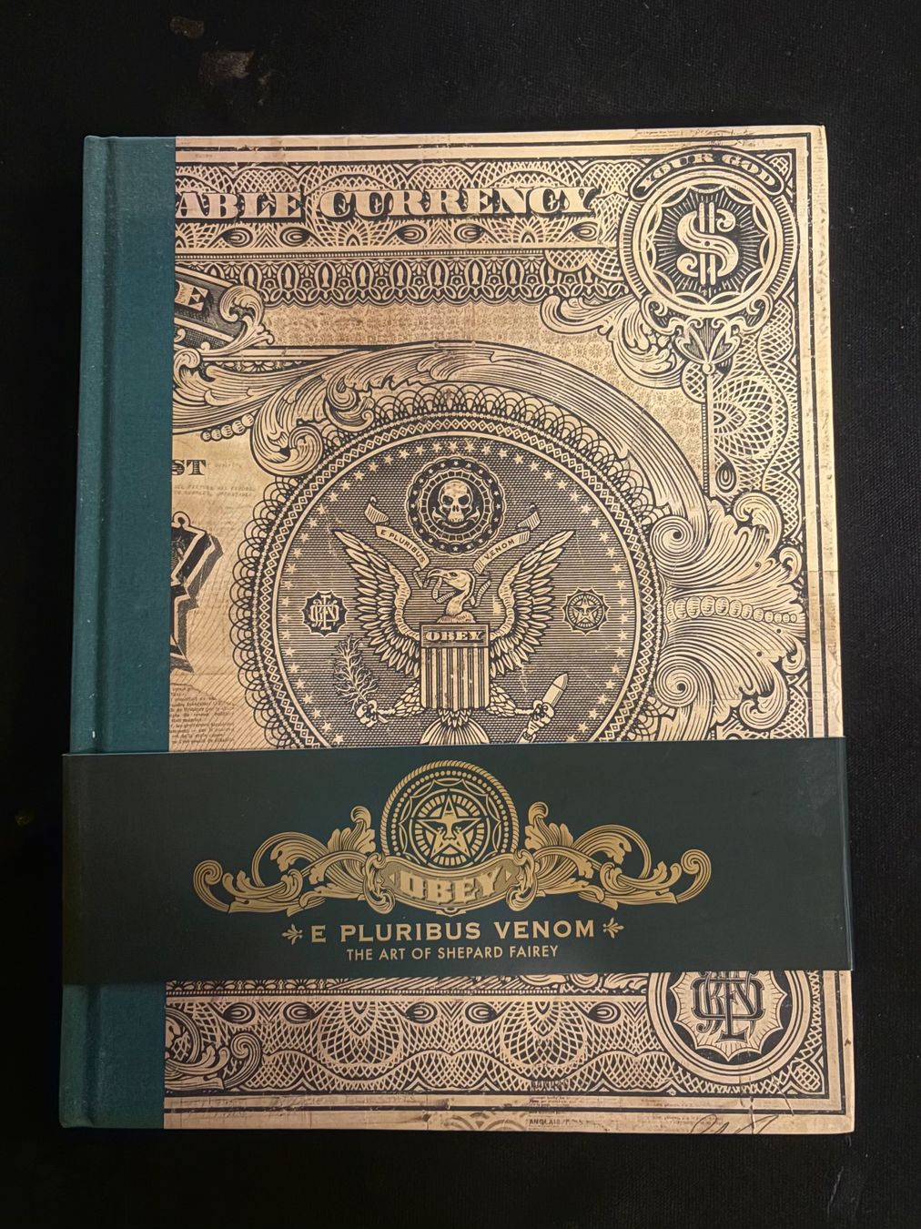 Libri: Obey E Pluribus Venom - Rare Art Book – Usato da Chêne-Bougeries venduto da Auction-Genevensis