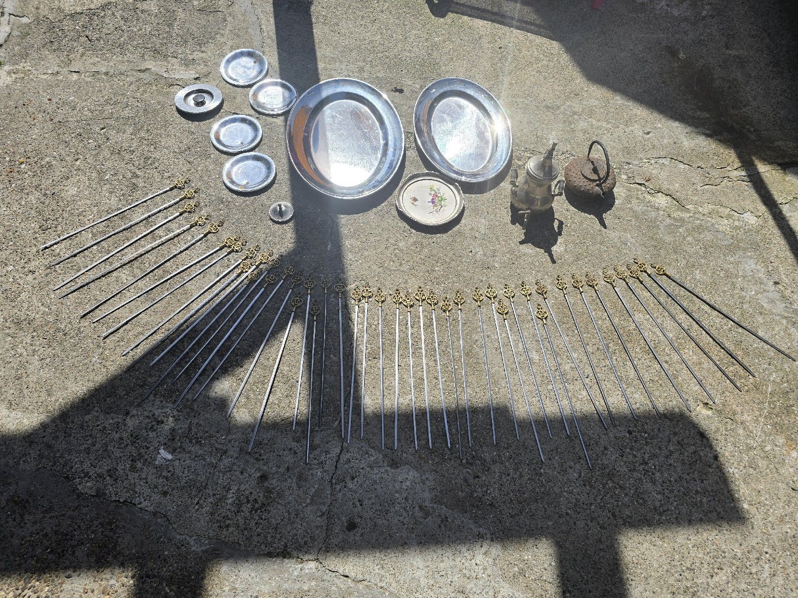 Komplettküchen: Grillspiess-Set & Servierteller - Bereit fürs Grillfest! – Gebraucht aus goldach von siwem 7
