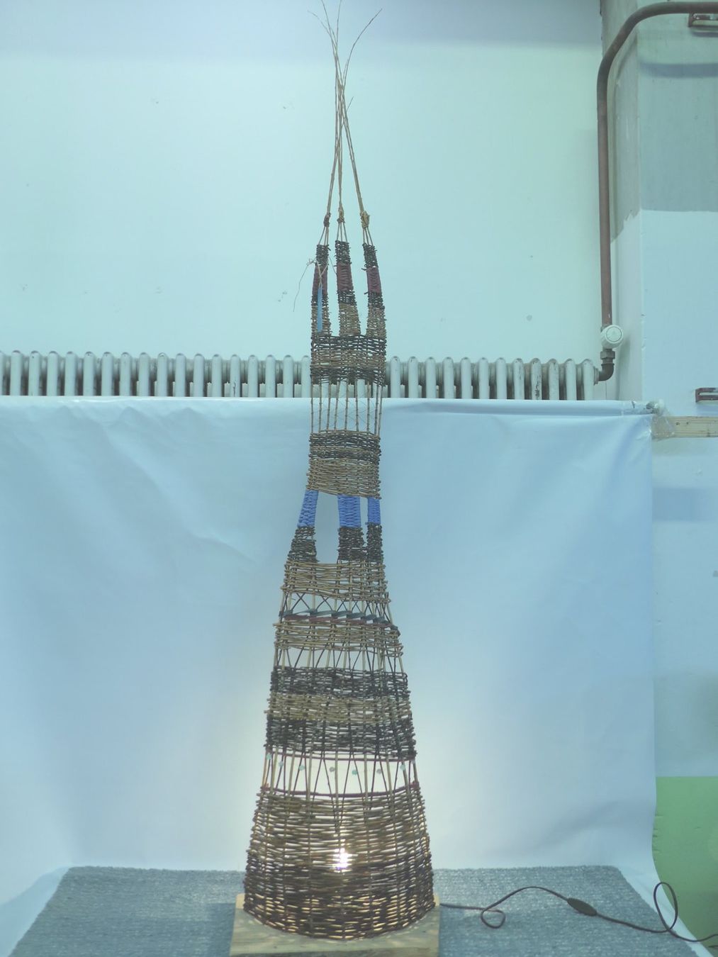 Lampade: Handgefertigte Lampe aus Weiden – Nuovo (secondo la descrizione) da Münchenstein venduto da VSPBL-Verkauf 2