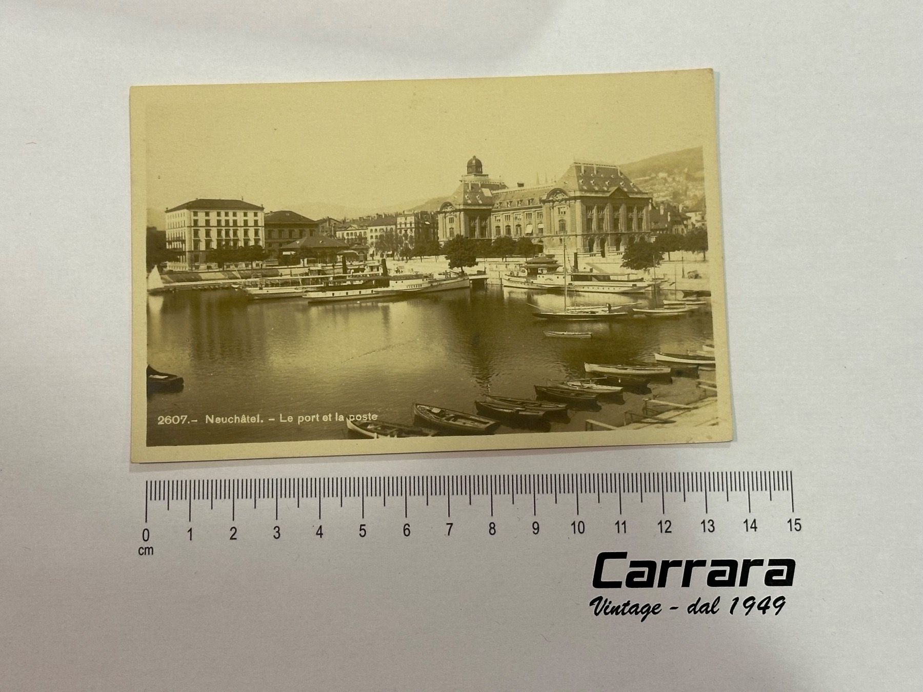 Cartoline postali: Postkarten Neuchatel Le Port et la poste – Usato da Chiasso venduto da Carrara-Modellismo