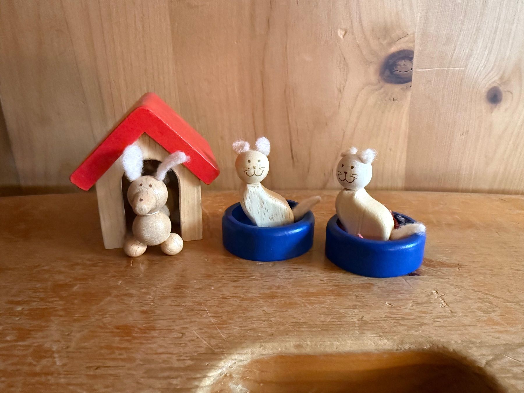 Case e mobili per bambole: Puppenhaus Möbel - Haustier – Usato da Forch venduto da amabokke101