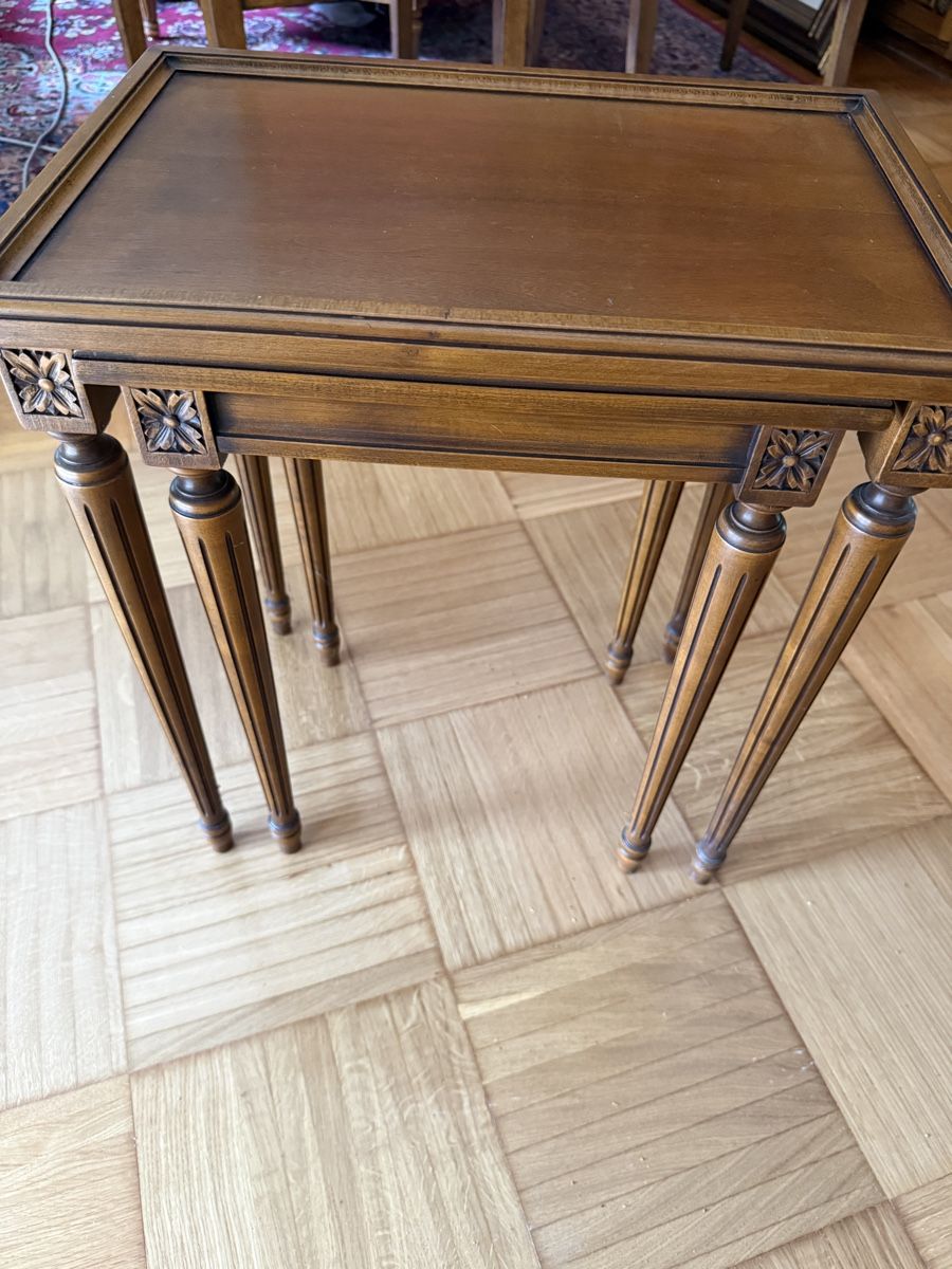 Tables: Petites tables emboîtables style Louis XI – D'occasion à Clarens par Gabi0062 2
